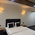 Lily Airport Bed & Breakfast