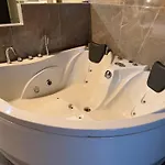 Lily Airport Bed & Breakfast 3*