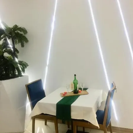 Lily Airport Nocleg ze śniadaniem