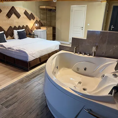 Bed & Breakfast Lily Airport 3*