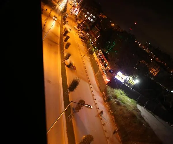 Lily Airport לינה וארוחת בוקר Arnavutkoy