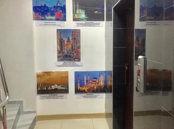 לינה וארוחת בוקר Lily Airport 3*