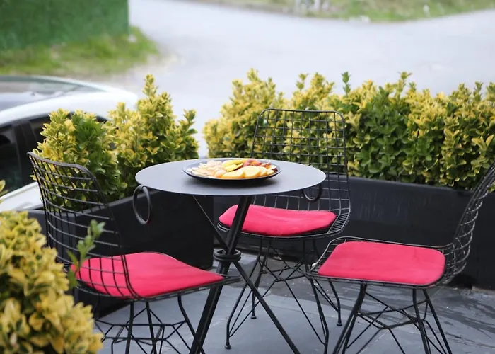 Lily Airport לינה וארוחת בוקר Arnavutkoy