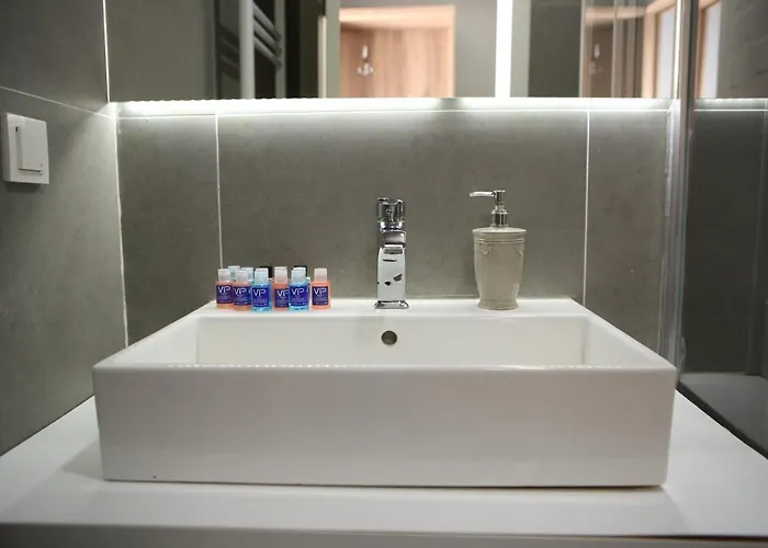 לינה וארוחת בוקר Lily Airport Arnavutkoy