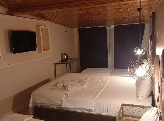 לינה וארוחת בוקר Lily Airport